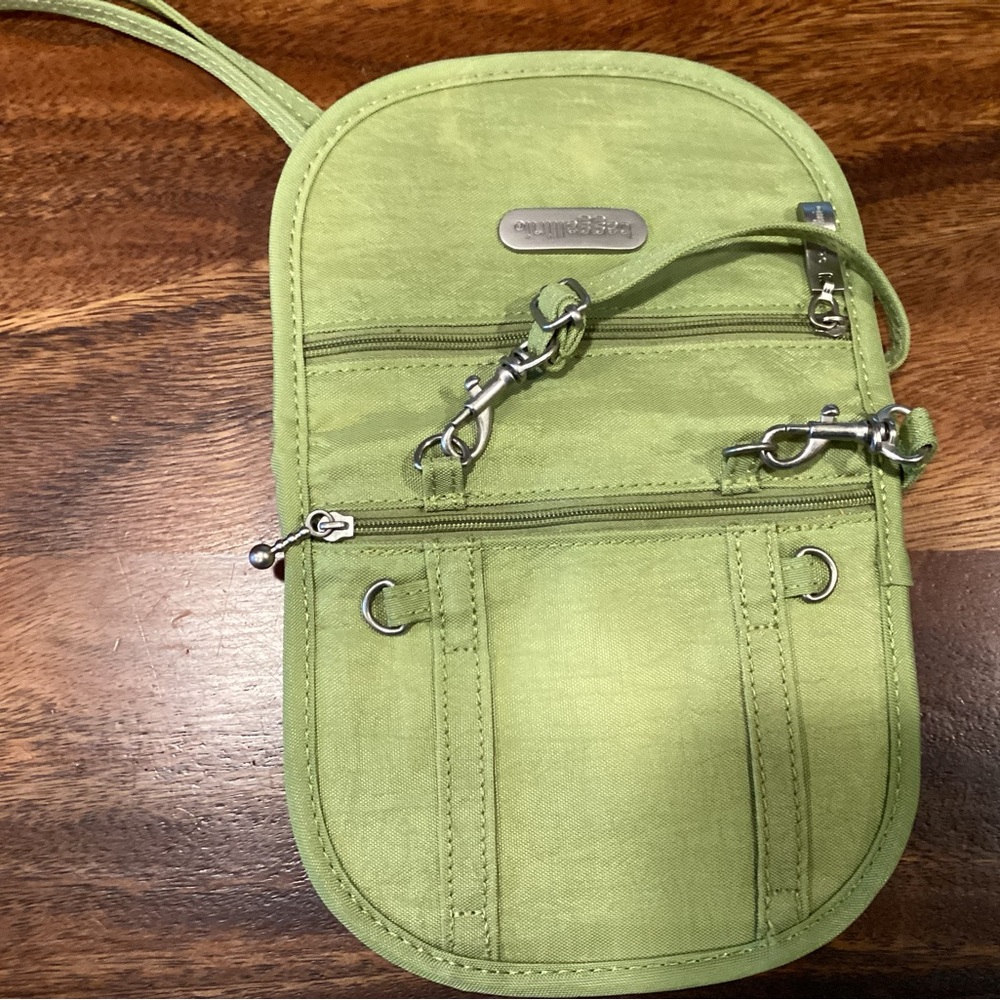 Baggallini Green Crossbody Bag - Picture 3 of 11